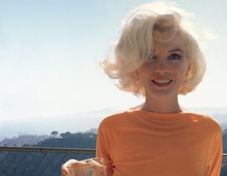 ESTA é a rotina de beleza da vida real de Marilyn Monroe de 1959, e aqui  estão as instruções para a rotina!