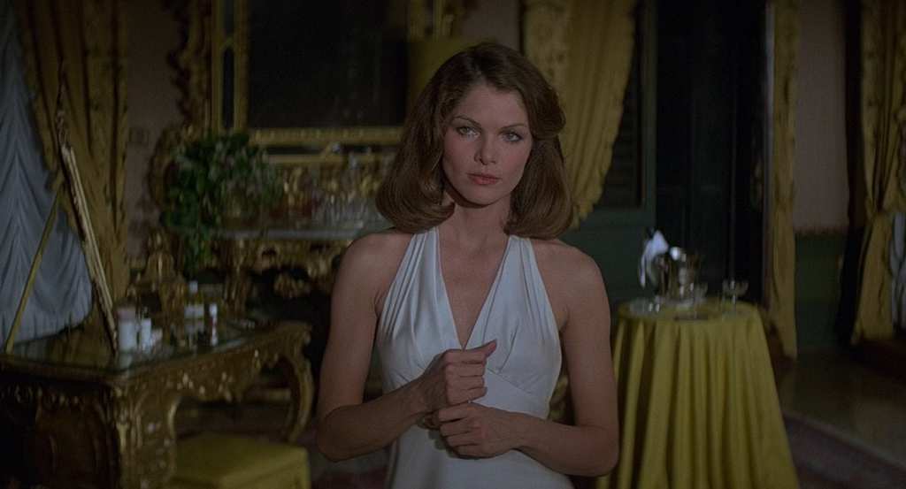 lois chiles